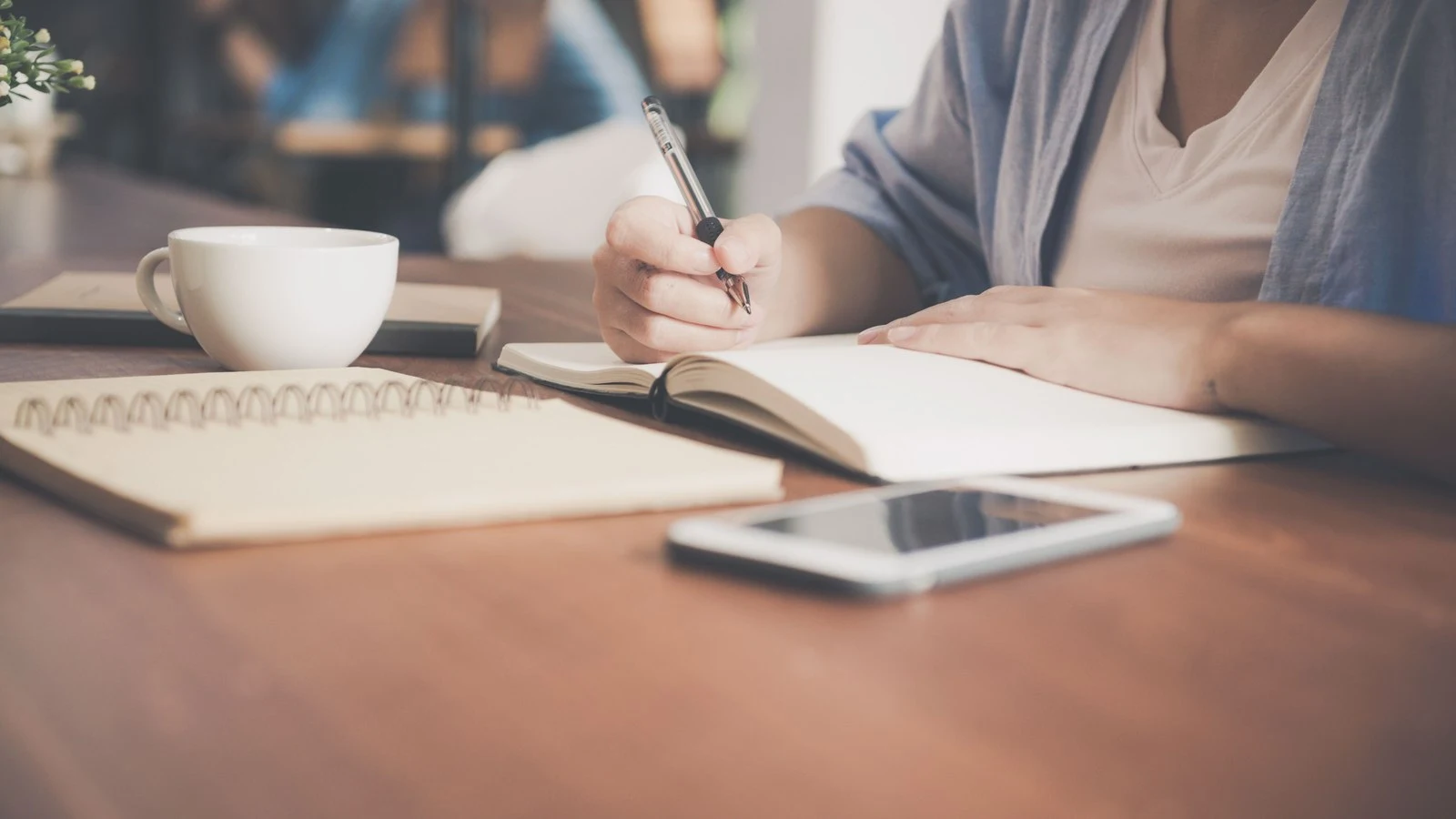 Investor planning a repeatable contribution and cash deployment process